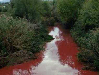 Ένας από τους πιο θανατηφόρους ποταμούς στον κόσμο (βίντεο)